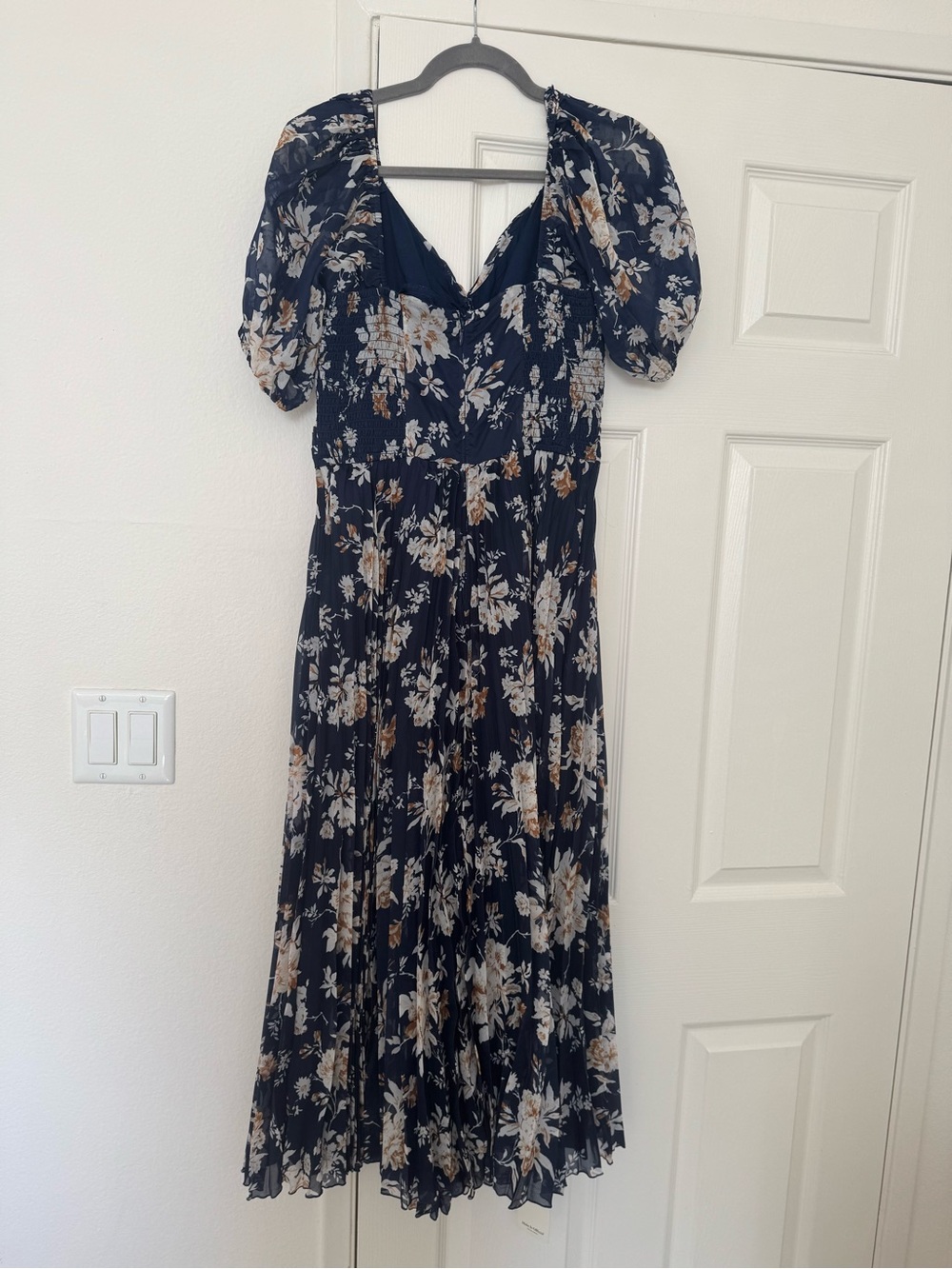 Abercrombie Floral Puff-Sleeve Pleated Midi Dress - Navy Floral NWT